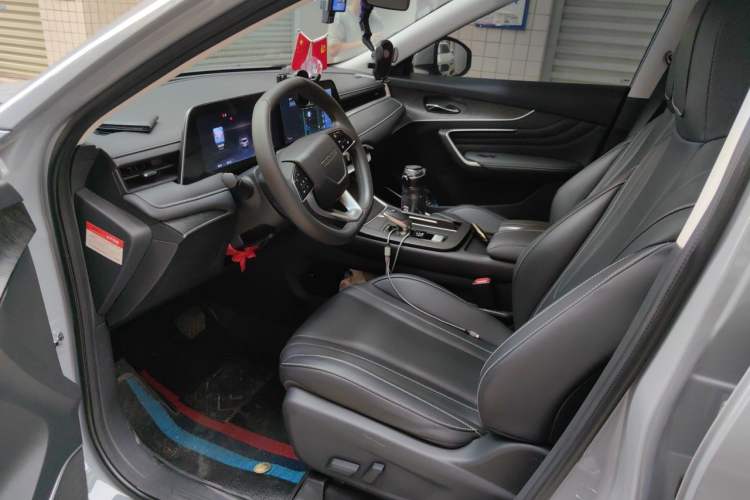 Used Venucia V 2022 260T Black Horse Edition · Idol Driver Seat