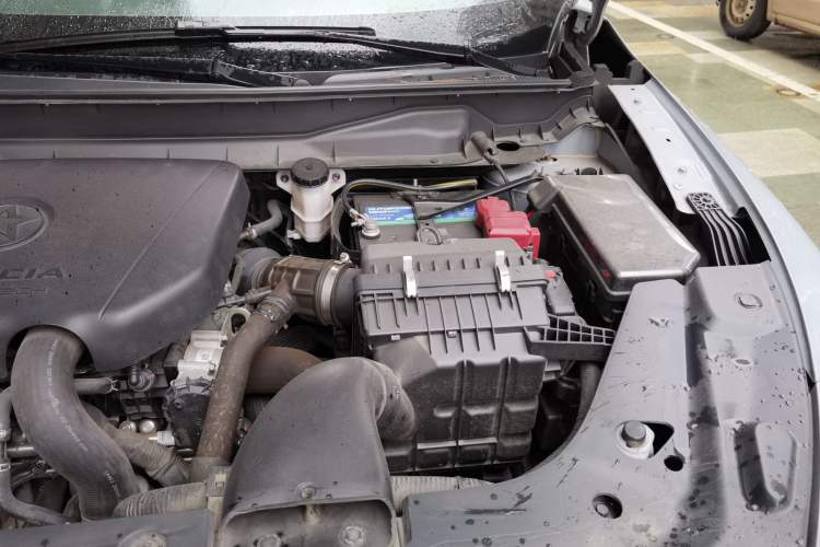 Used Venucia V 2022 260T Black Horse Edition · Idol Engine Bay Left