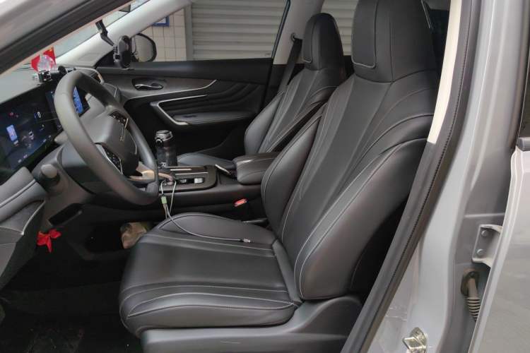 Used Venucia V 2022 260T Black Horse Edition · Idol Left Front Seat