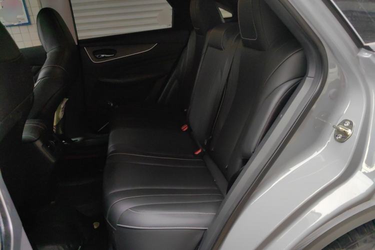 Used Venucia V 2022 260T Black Horse Edition · Idol Left Rear Seat