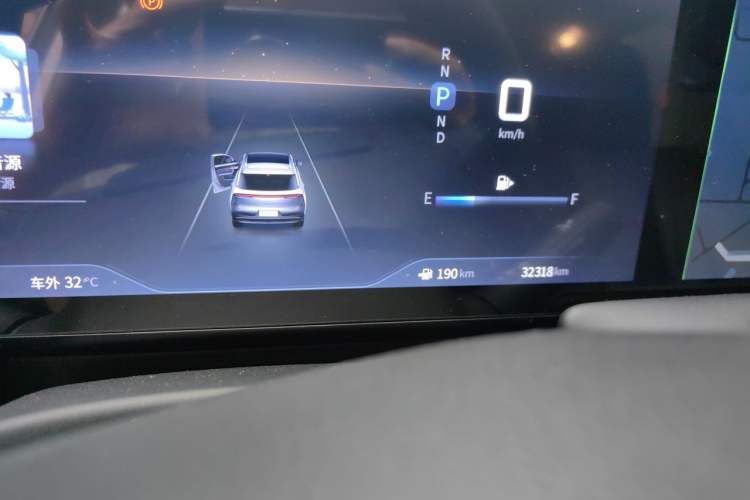 Used Venucia V 2022 260T Black Horse Edition · Idol Odometer Close Up