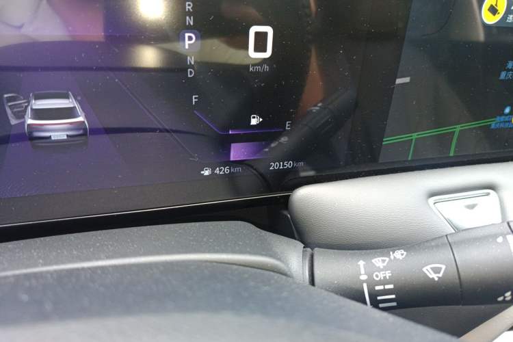 Used Venucia V 2022 260T Black Horse Edition · Idol Odometer Close Up