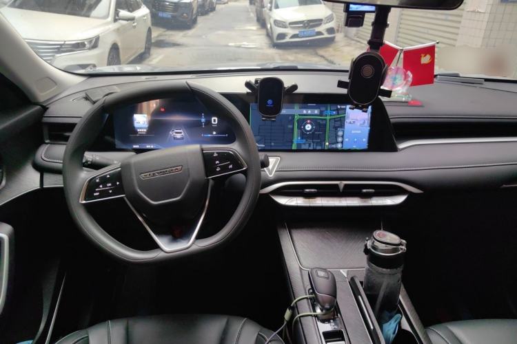 Used Venucia V 2022 260T Black Horse Edition · Idol Steering Wheel