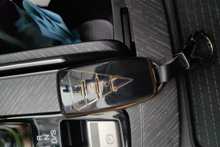 Used Venucia V 2022 260T Black Horse Edition · Idol Vehicle Key