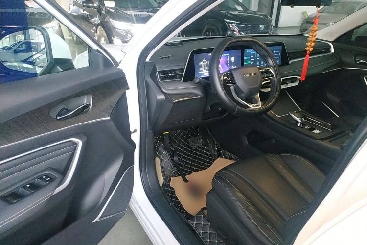 Used Venucia V 2022 260T Black Horse Edition · Idol Driver Seat
