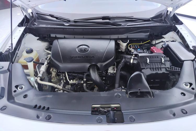 Used Venucia V 2022 260T Black Horse Edition · Idol Engine Bay