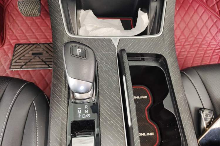 Used Venucia V 2022 260T Black Horse Edition · Idol Gear Lever