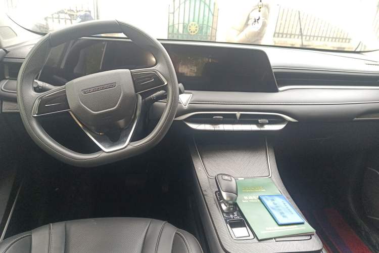 Used Venucia V 2022 260T Custom Edition · Idol Interior 2