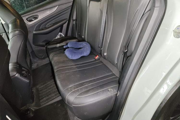 Used Venucia V 2022 260T Black Horse Edition · Idol Left Rear Seat