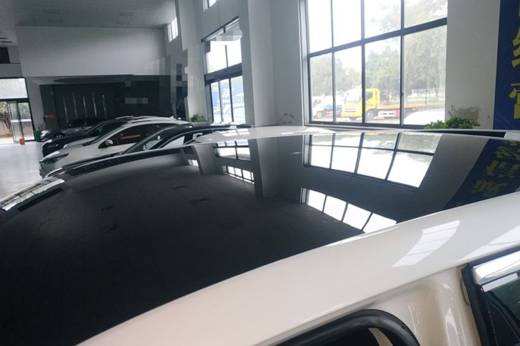 Used Venucia V 2022 260T Black Horse Edition · Idol Roof