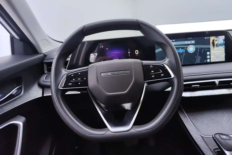 Used Venucia V 2022 260T Black Horse Edition · Idol Steering Wheel