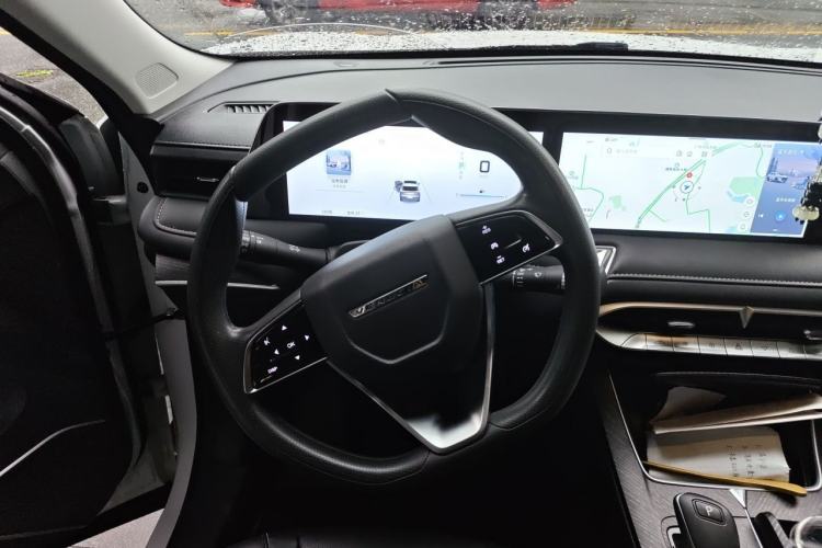 Used Venucia V 2022 260T Black Horse Edition · Idol Steering Wheel