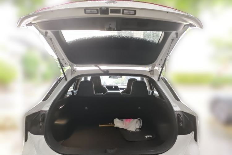 Used Venucia V 2022 260T Black Horse Edition · Idol Trunk