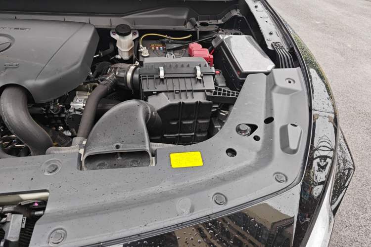 Used Venucia V 2023 260T Idol Edition Pro Engine Bay Left