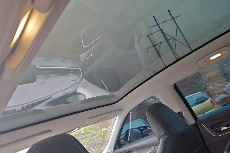 Used Venucia V 2023 260T Idol Edition Pro Headliner