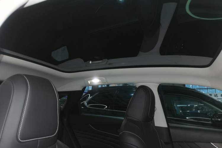 Used Venucia V 2023 260T Black Horse Edition Pro Interior 4