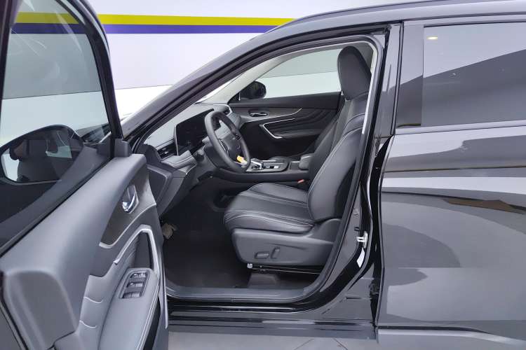 Used Venucia V 2023 260T Top-Tier Pro Edition Left Front Seat