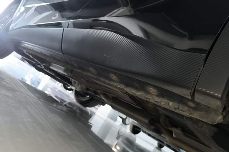 Used Venucia V 2023 260T Black Horse Edition Pro Left Side Sill