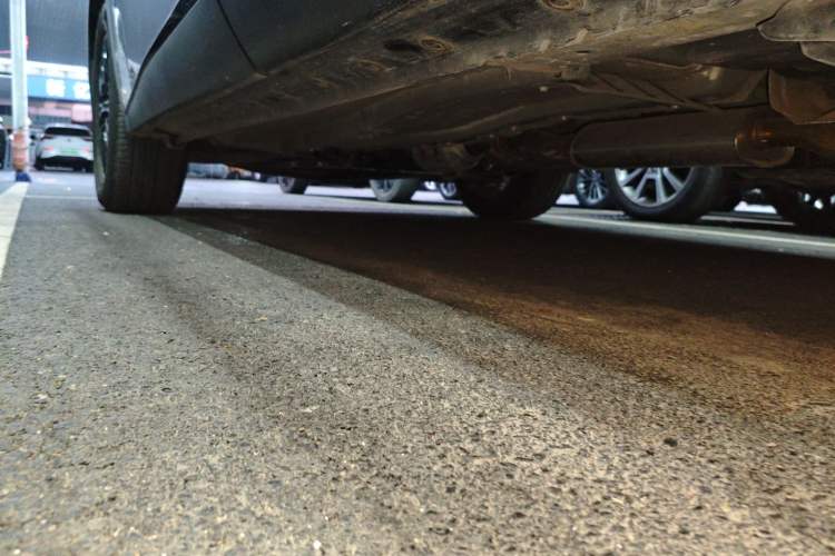 Used Venucia V 2023 260T Idol Edition Pro Left Side Sill