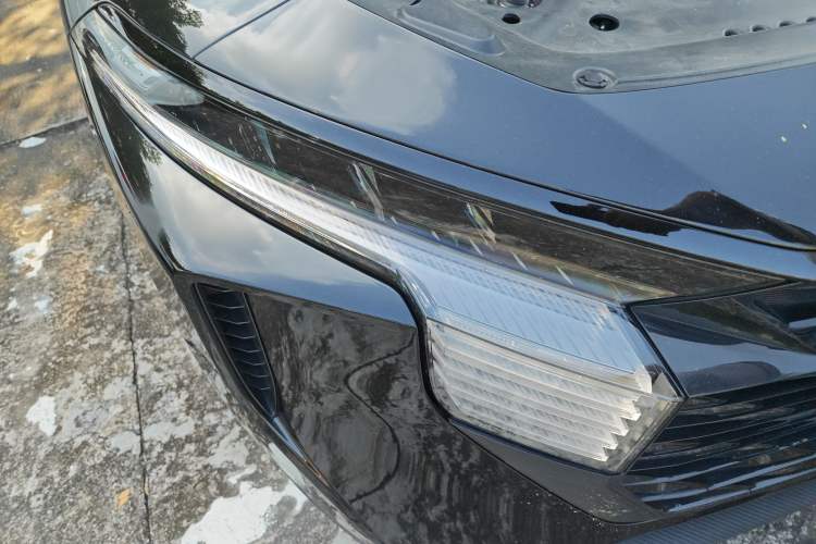 Used Venucia V 2023 260T Black Horse Edition Pro Right Front Headlight