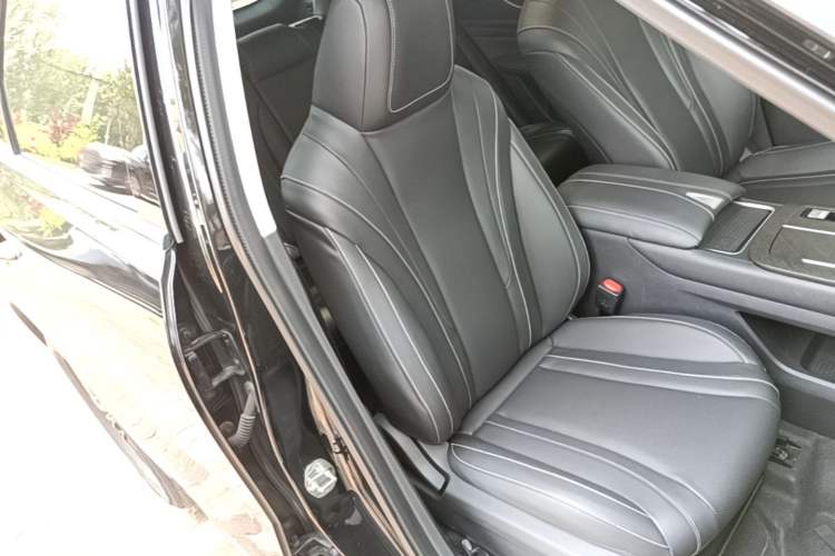 Used Venucia V 2023 260T Black Horse Edition Pro Right Front Seat