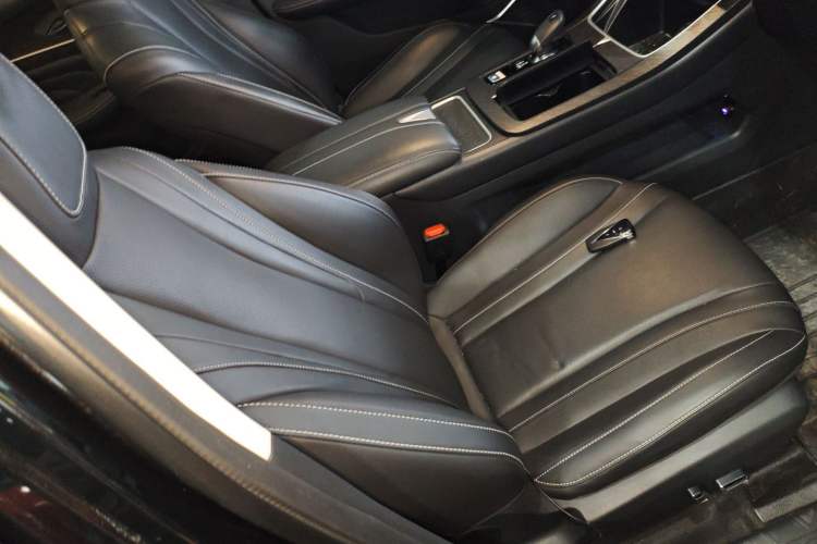 Used Venucia V 2023 260T Idol Edition Pro Right Front Seat