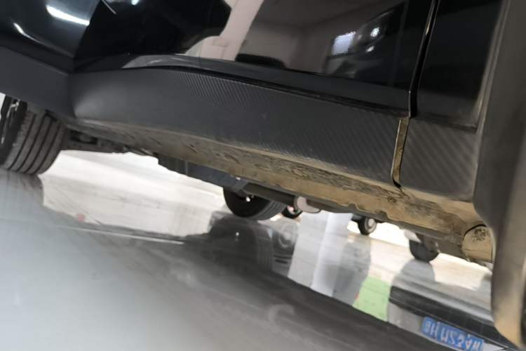 Used Venucia V 2023 260T Black Horse Edition Pro Right Side Sill