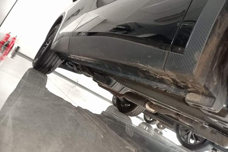 Used Venucia V 2023 260T Black Horse Edition Pro Right Side Sill