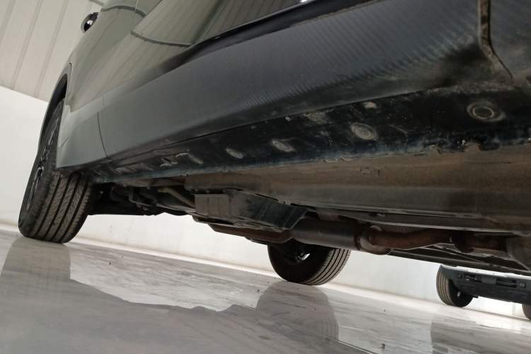 Used Venucia V 2023 260T Black Horse Edition Pro Right Side Sill