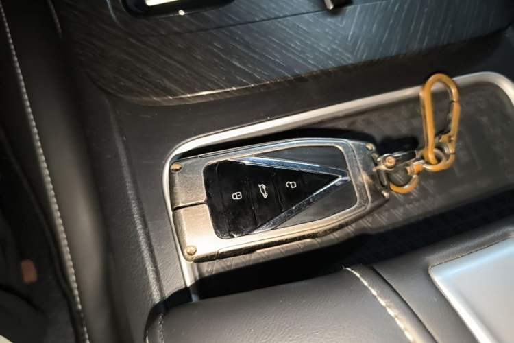 Used Venucia V 2023 260T Black Horse Edition Pro Vehicle Key