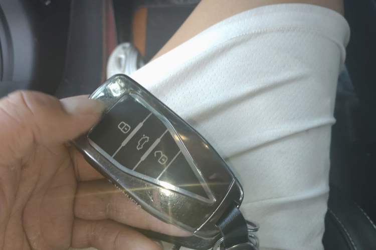 Used Venucia V 2023 260T Black Horse Edition Pro Vehicle Key