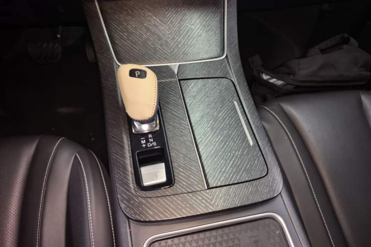 Used Venucia V 2023 260T Idol Edition Pro Gear Lever