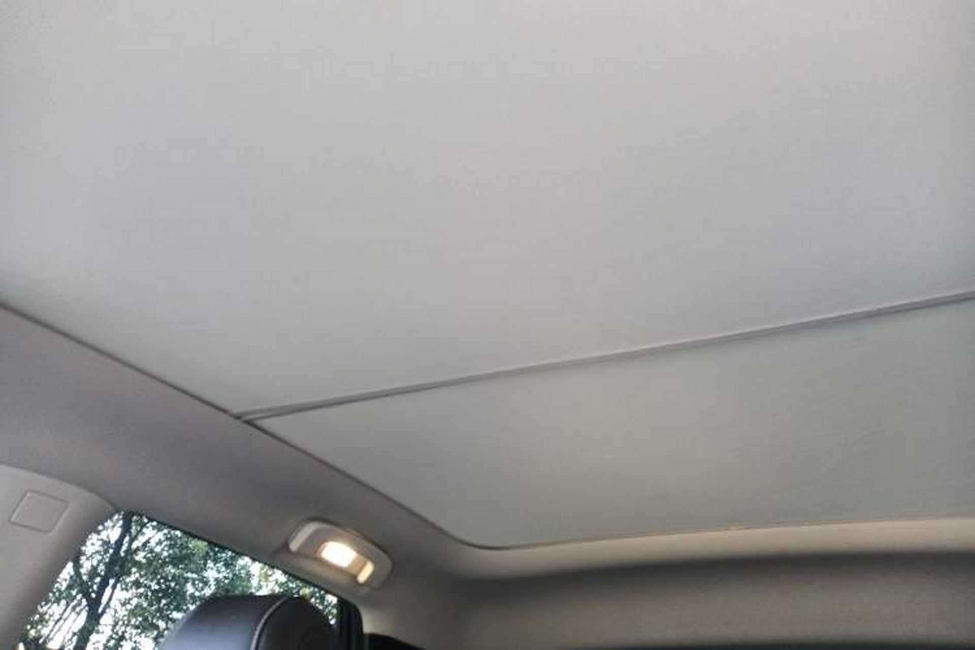Used Venucia V 2023 260T Idol Edition Pro Headliner