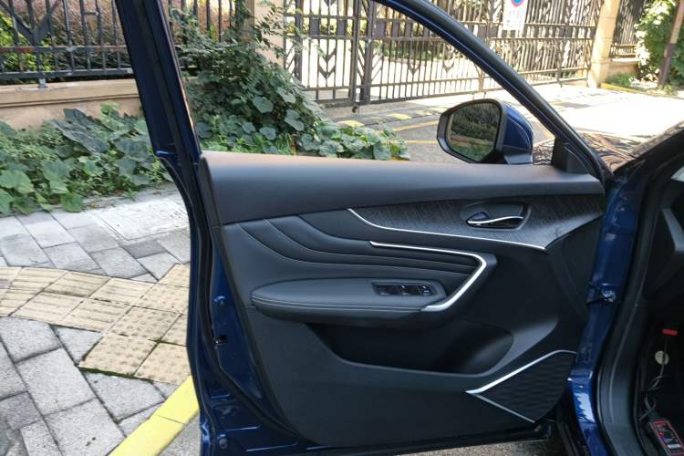 Used Venucia V 2023 260T Idol Edition Pro Left Front Door Interior