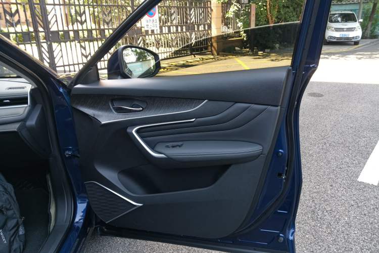 Used Venucia V 2023 260T Idol Edition Pro Right Front Door Interior