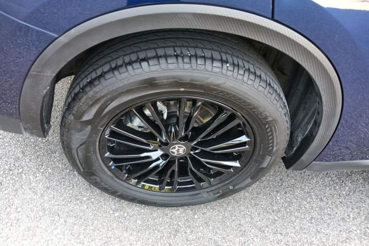 Used Venucia V 2023 260T Idol Edition Pro Right Rear Wheel Hub