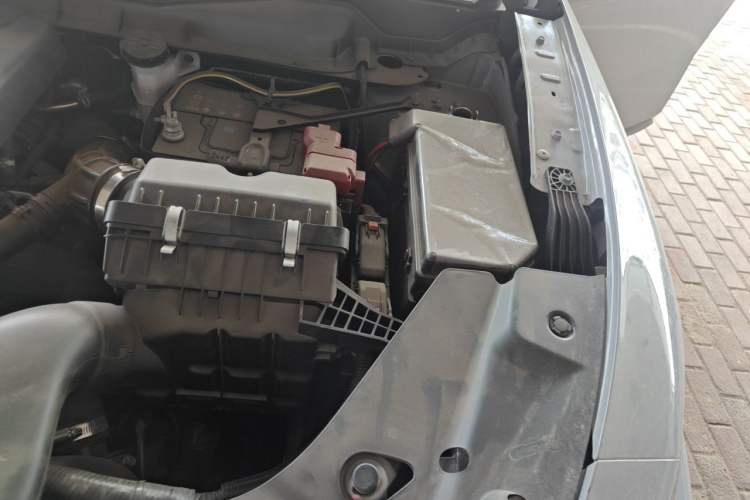 Used Venucia V 2023 260T Idol Edition Pro Engine Bay Left