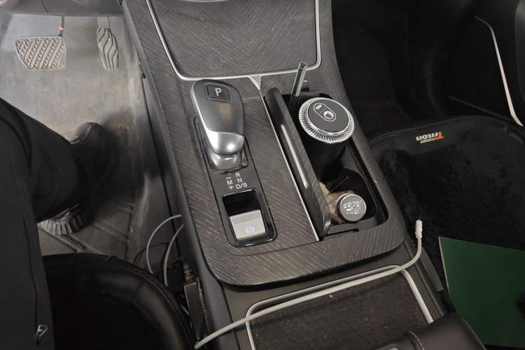 Used Venucia V 2023 260T Idol Edition Pro Gear Lever