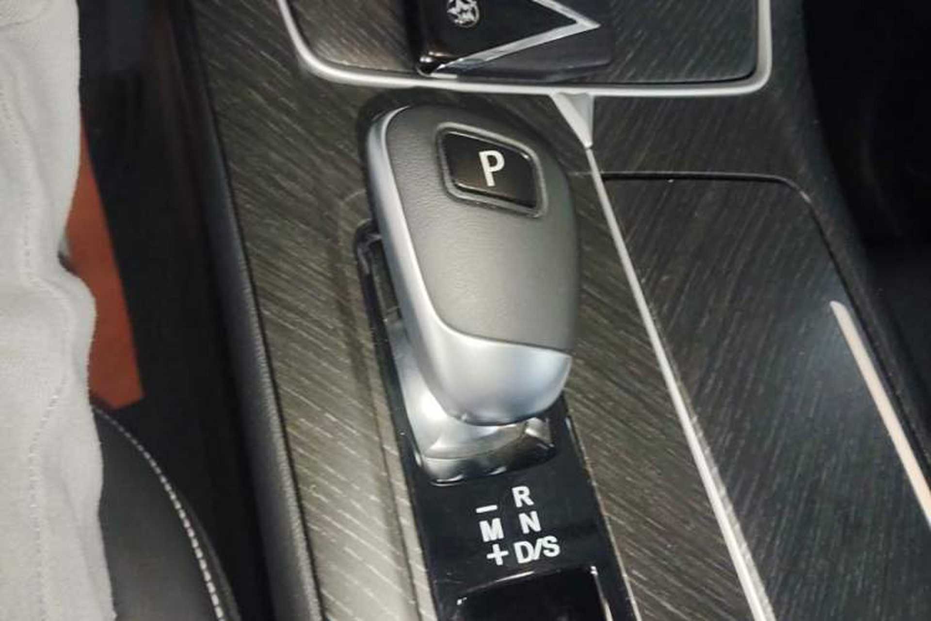 Used Venucia V 2023 260T Idol Edition Pro Gear Lever
