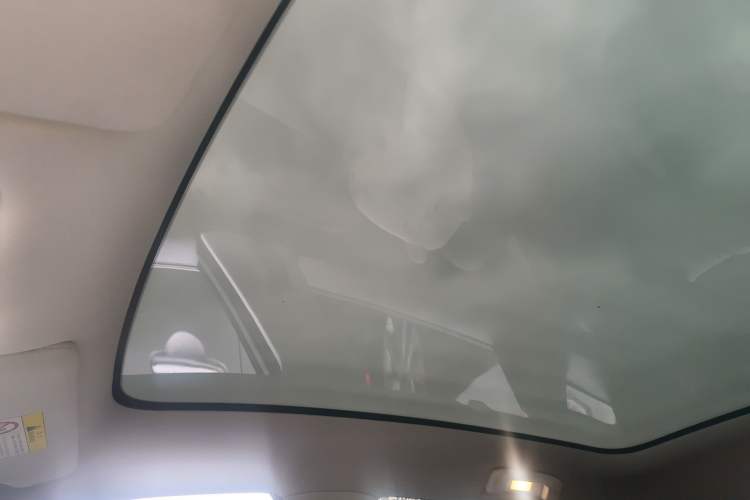 Used Venucia V 2023 260T Idol Edition Pro Headliner