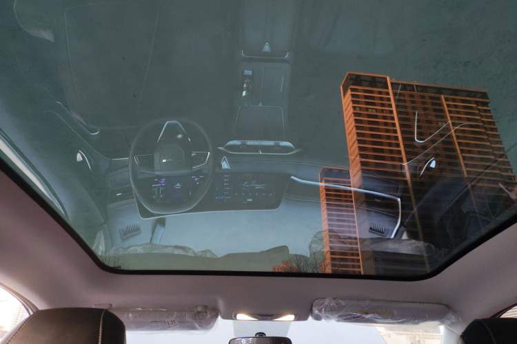Used Venucia V 2023 260T Idol Edition Pro Headliner