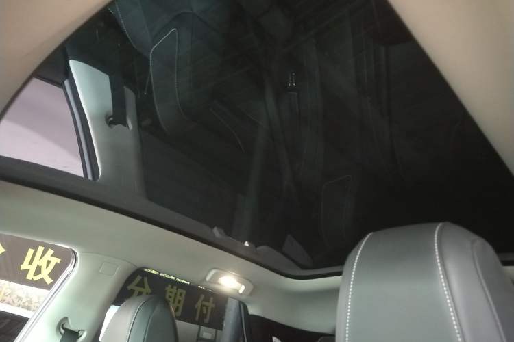 Used Venucia V 2023 260T Idol Edition Pro Headliner