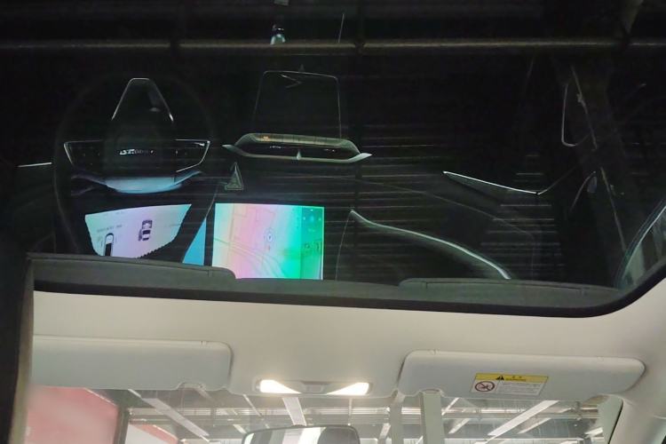 Used Venucia V 2023 260T Idol Edition Pro Headliner