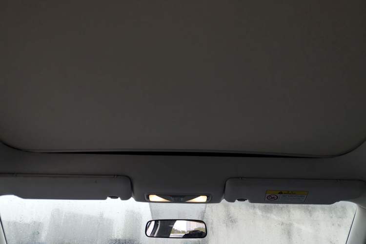 Used Venucia V 2023 260T Idol Edition Pro Headliner