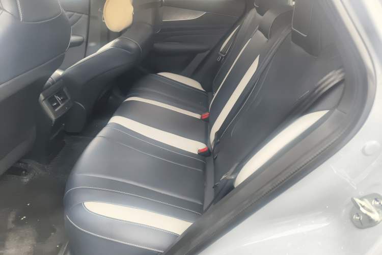 Used Venucia V 2023 260T Idol Edition Pro Left Rear Seat