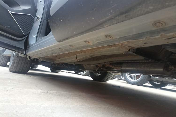Used Venucia V 2023 260T Idol Edition Pro Left Side Sill