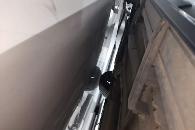 Used Venucia V 2023 260T Idol Edition Pro Left Side Sill