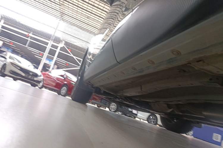 Used Venucia V 2023 260T Idol Edition Pro Left Side Sill
