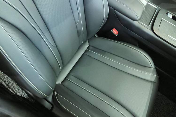 Used Venucia V 2023 260T Idol Edition Pro Right Front Seat
