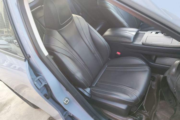 Used Venucia V 2023 260T Idol Edition Pro Right Front Seat